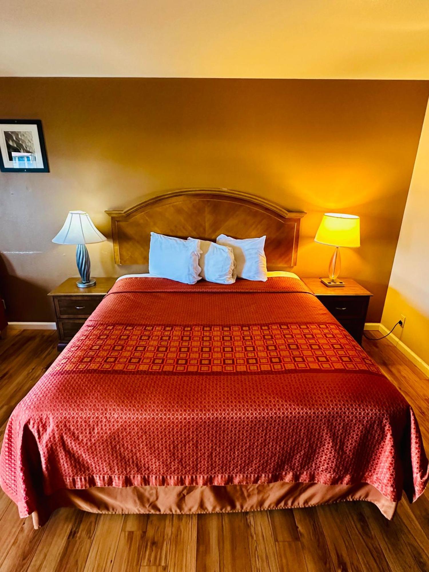 ויסטה Franciscan Inn Motel מראה חיצוני תמונה